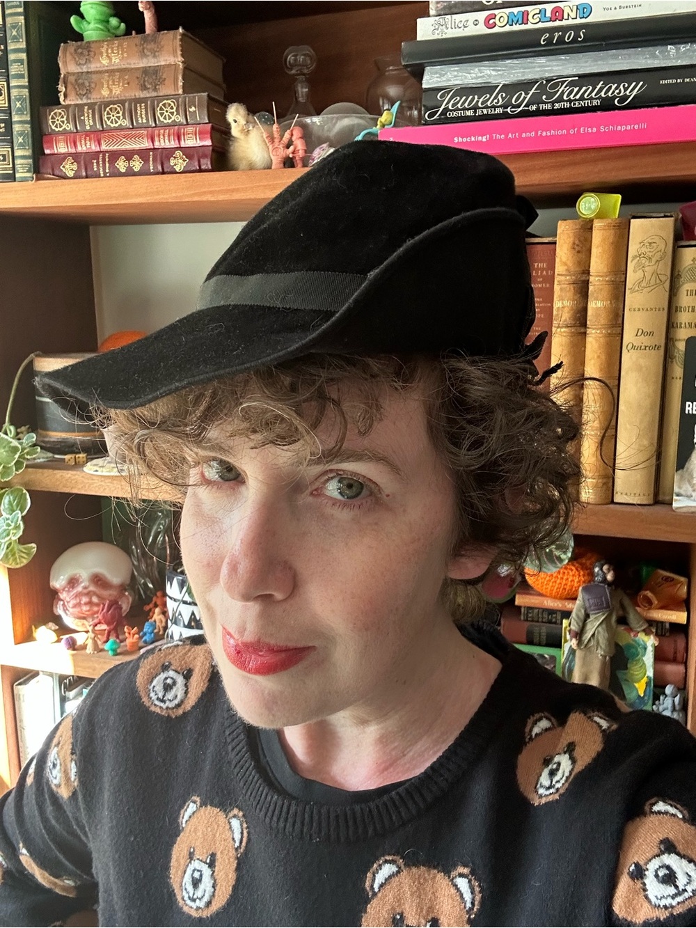 Vintage Black Velvet Robin Hood Cap - Women’s Accessories Size 22